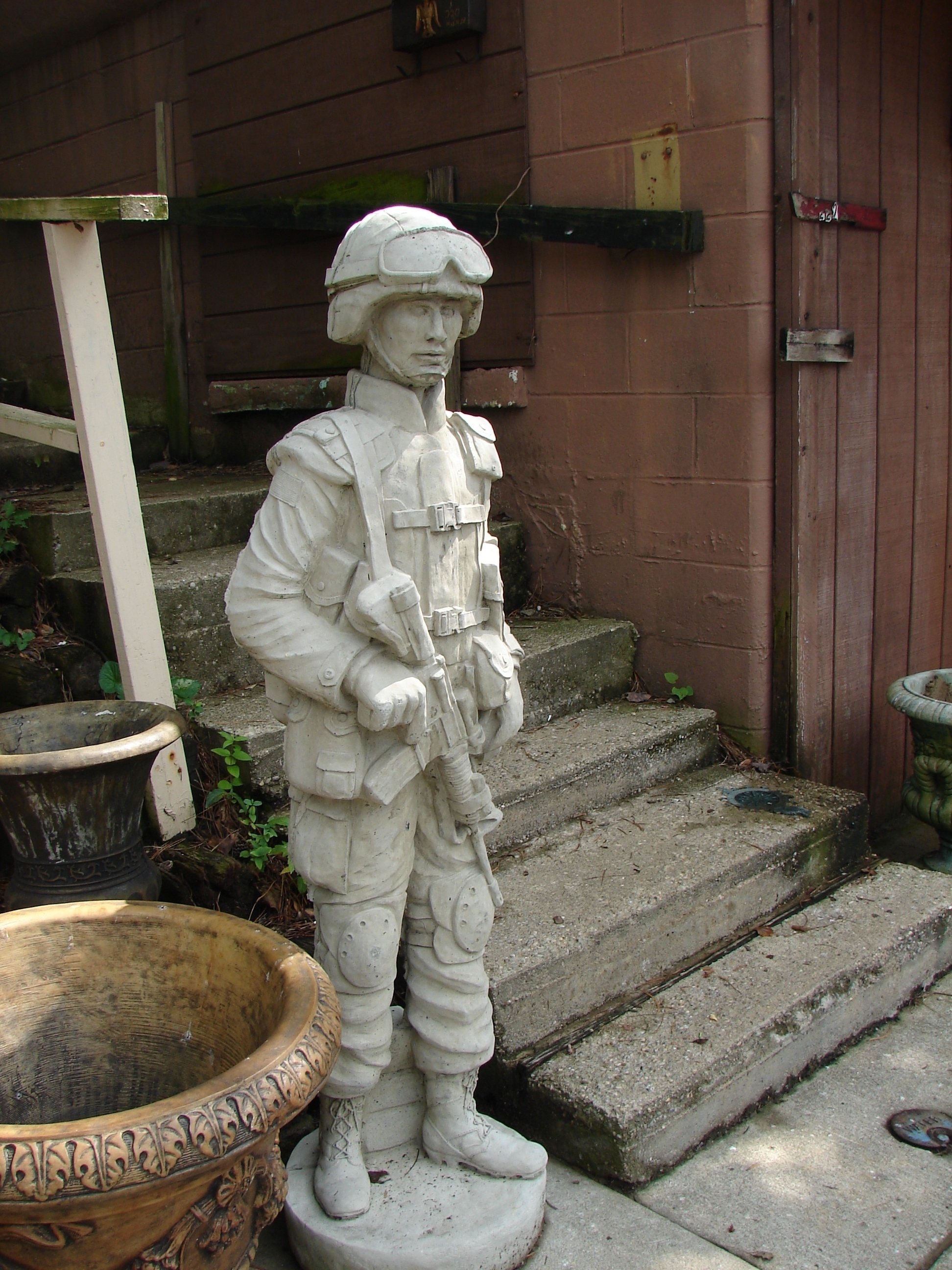 ath soldier statue